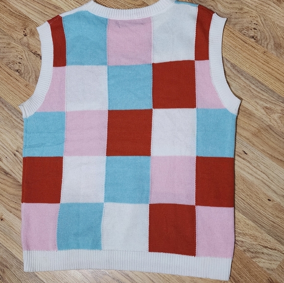Colorful Sleeveless Checkered Knit Sweater Vest - Picture 5 of 7